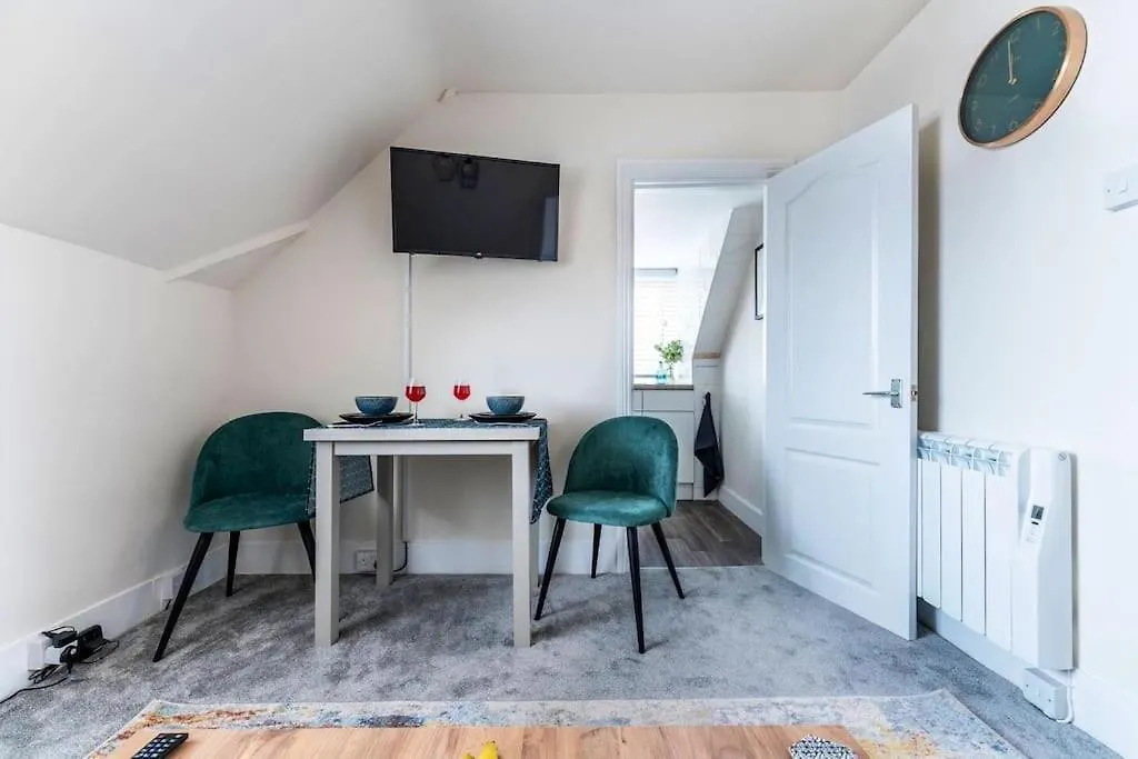 The Coastal Loft Apartment Bournemouth 0*,